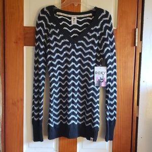 Roxy black & white sweater size small new w/tags